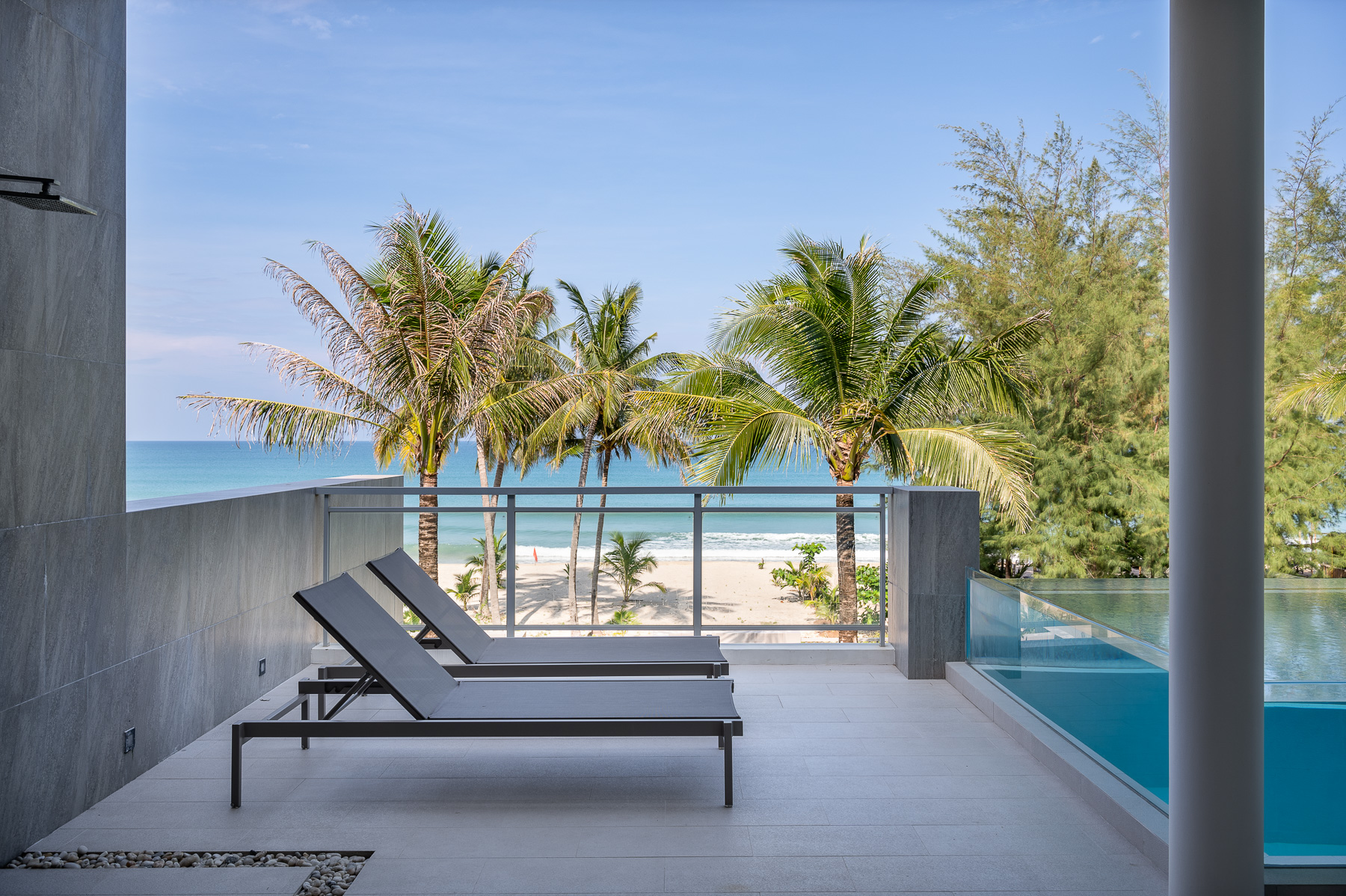 รูปของ การออกแบบตกแต่งภายใน สำหรับ อพาร์ทเมนท์หรูริมชายหาด ใน Angsana Beach Front 13